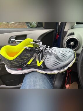 New Balance Men’s Gray and Neon Yellow Athletic Running Shoe